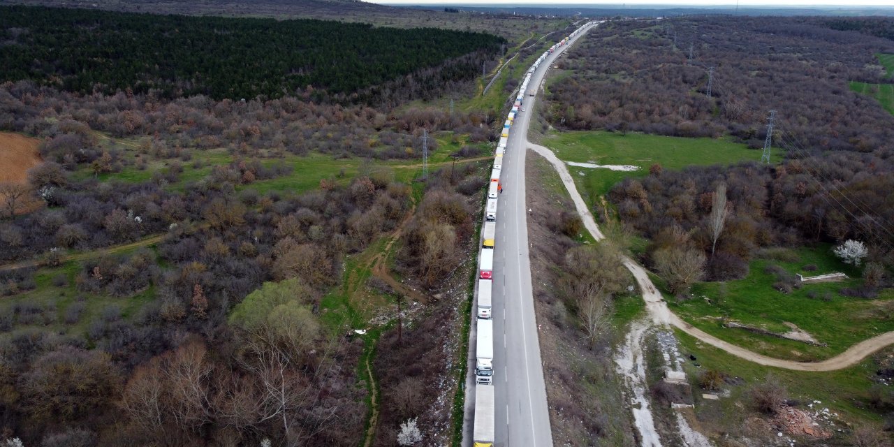 Bulgaristan, Kontrolleri Sıklaştırdı: Hamzabeyli'de 20 Kilometre TIR Kuyruğu Oluştu