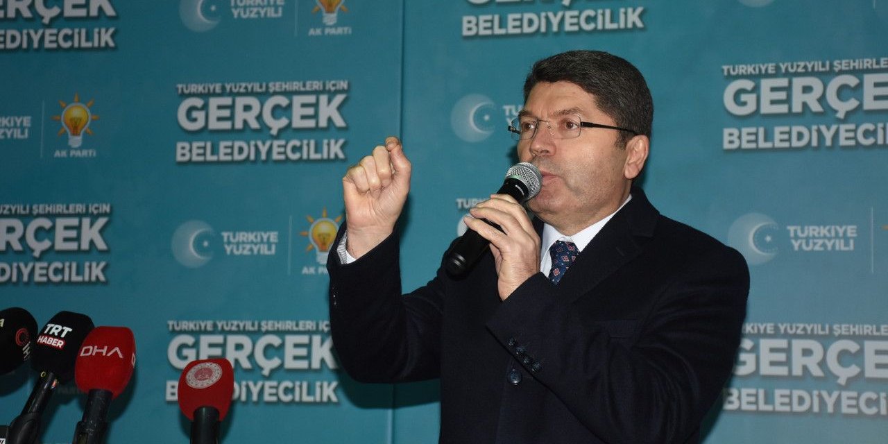 Adalet Bakanı Tunç Seçim Yasağını Çiğnedi AKP'ye Oy İstedi!