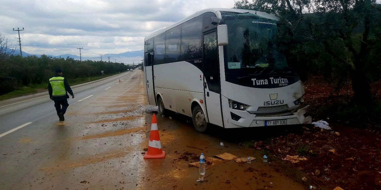 İşçi Servisiyle TIR Çarpıştı: 8 Yaralı!