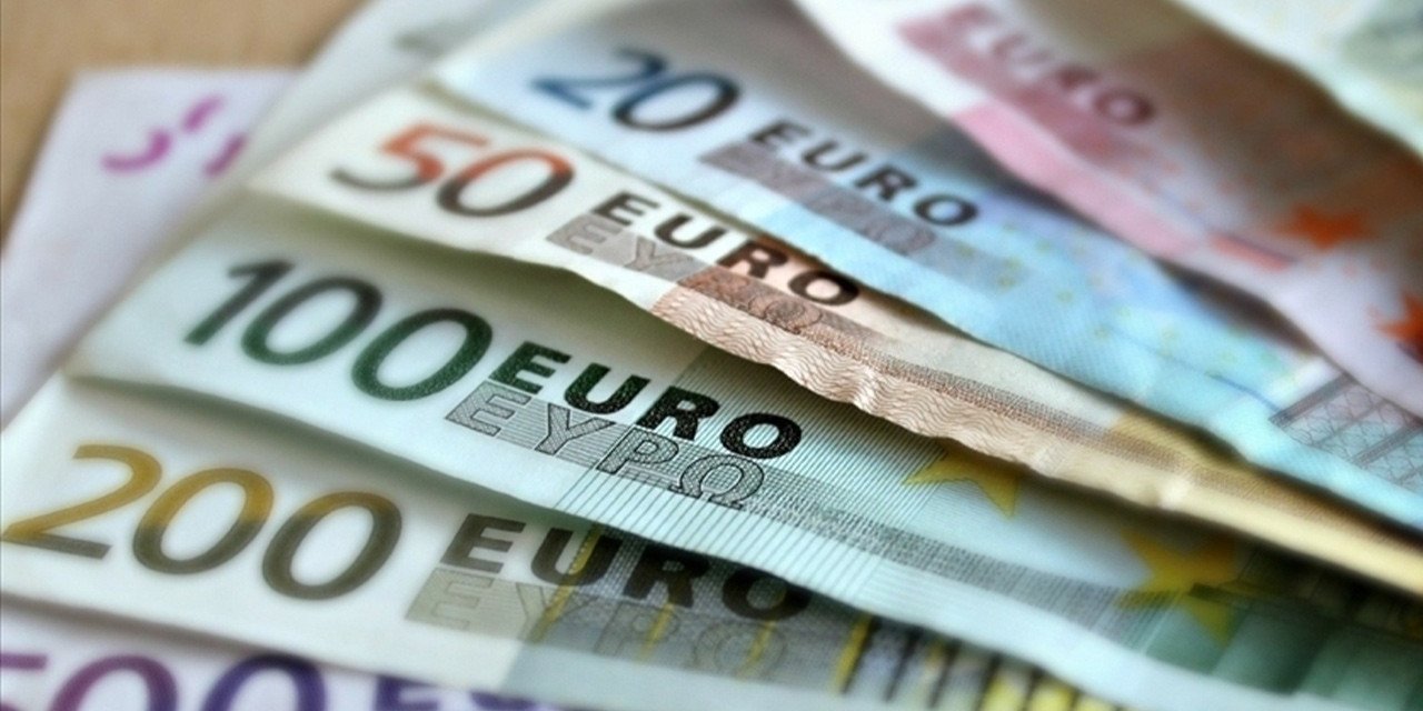 Yunanistan’da Asgari Ücret 830 Euroya Çıkıyor