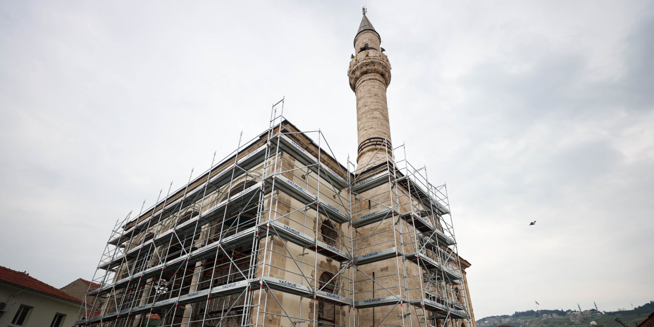İzmir Depreminde Hasar Gören Asırlık Cami Restore Ediliyor