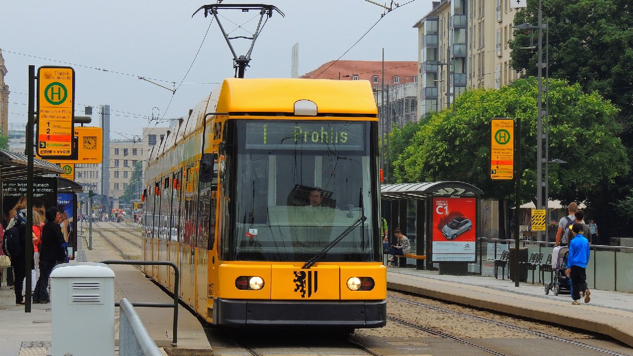 Almanya'da tramvayları artık öğrenciler kullanacak