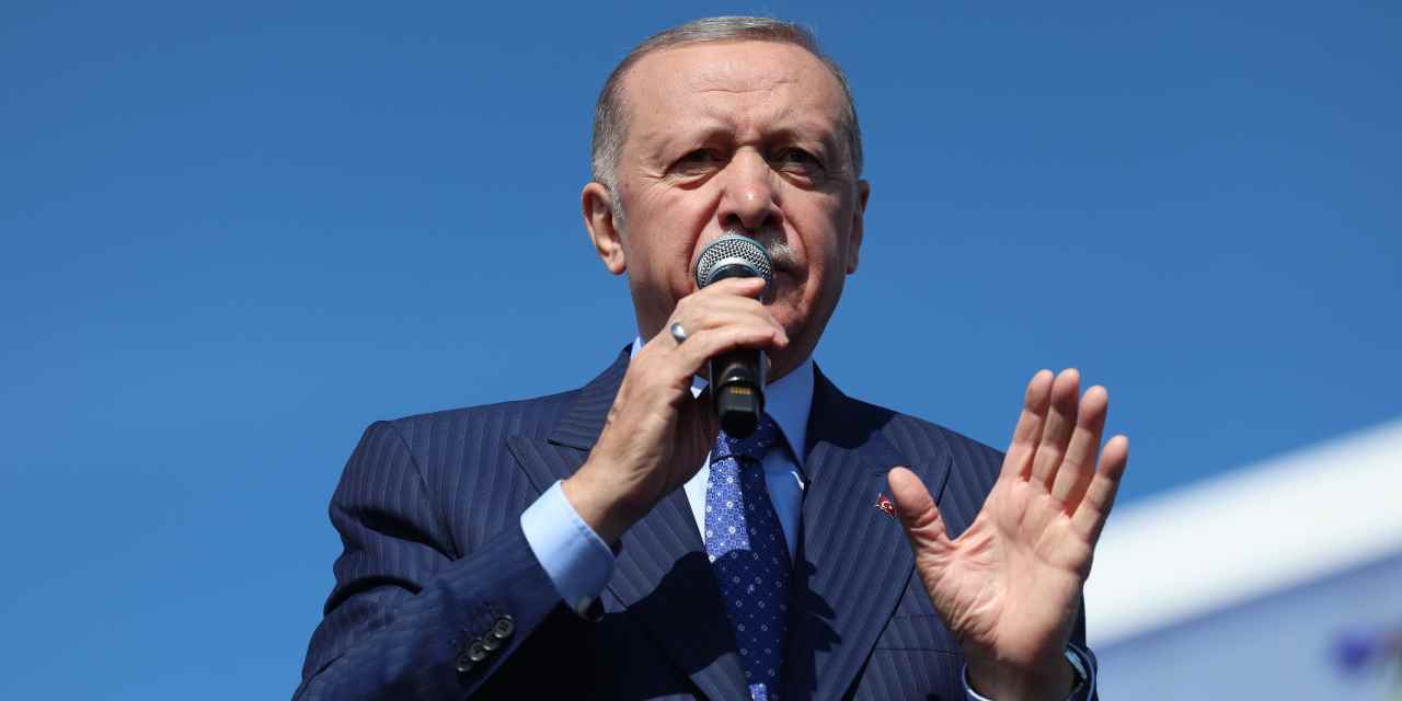 Erdoğan, Ankara'dan sonra İstanbul'da da emeklinin adını anmadı! İmamoğlu'nu hedef aldı, YRP'ye yüklendi
