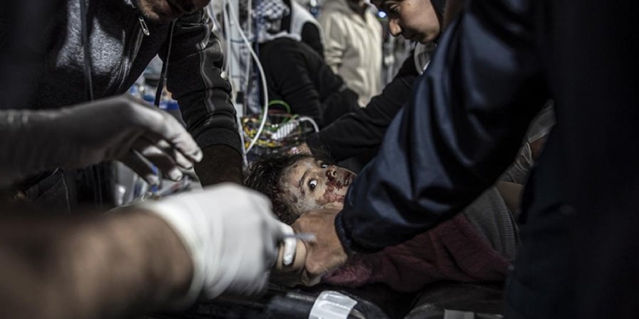 İsrail, Gazze Şeridi'nde Şifa Hastanesi ve Çevresine Saldırılar Düzenledi