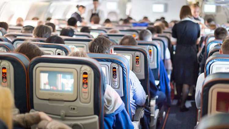 Uçakta telefonunu açık tutana 2 bin 124 lira ceza