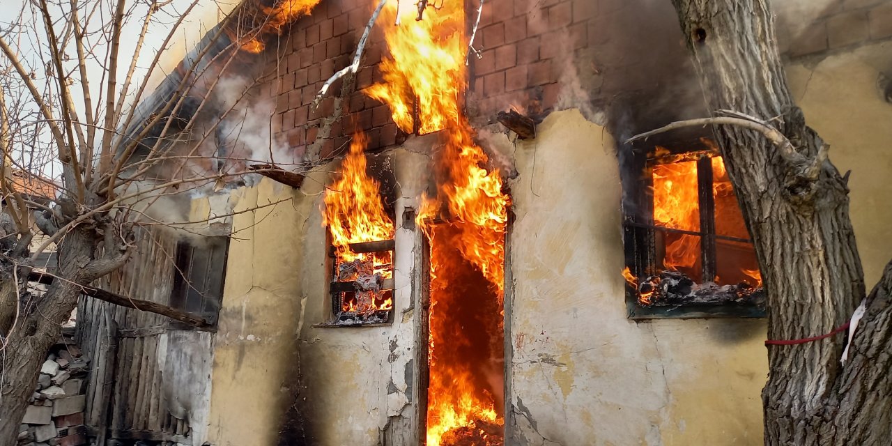 Başkentte Facia: Alevler Arasında Kalan 3 Çocuktan 1'i Yaşamını Yitirdi