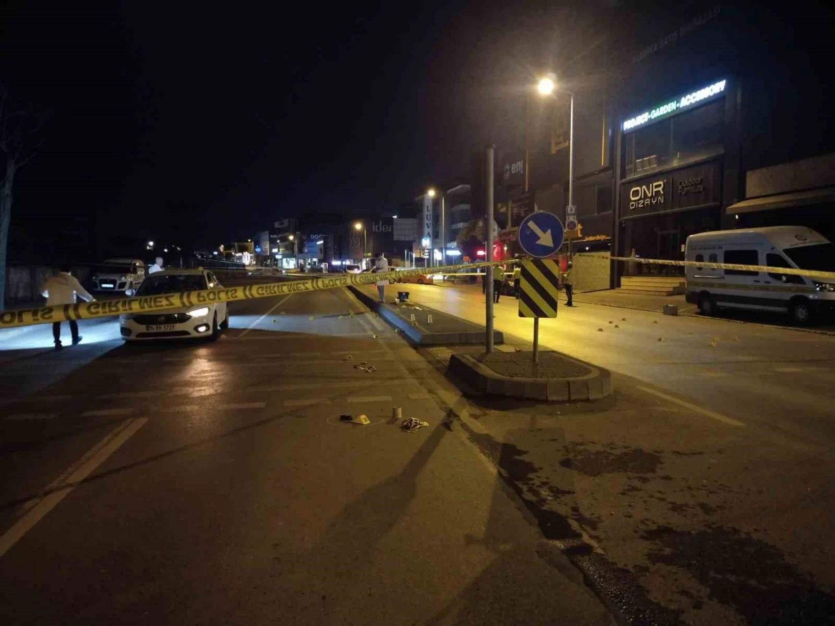 İstanbul'da Geceyarısı Dehşeti... Trafikte Uzun Namlulu Silahlarla Taradılar