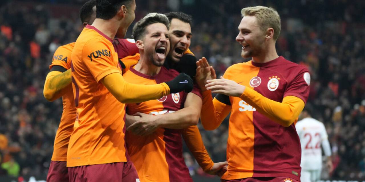 İtalya'nın Dev Kulübü Galatasaray'ın 2 Süper Yıldızını Gözüne Kestirdi!