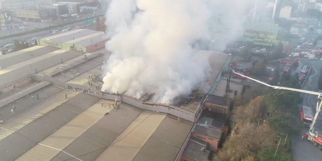 İstanbul'da Korkutan Fabrika Yangını