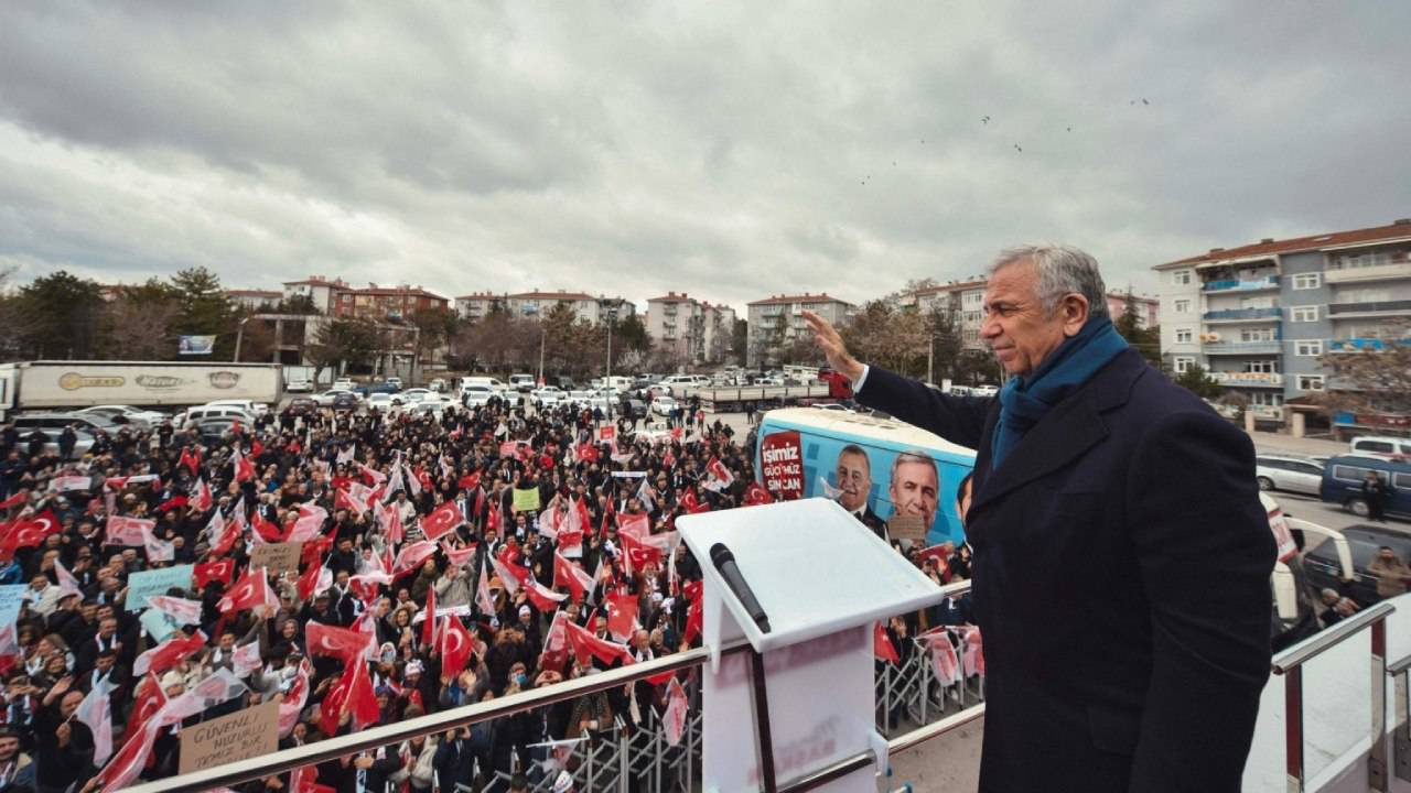 Ankara'da AKP Eriyor