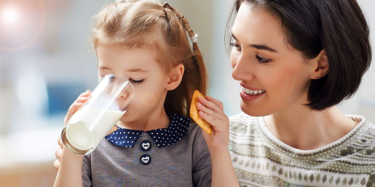 "Öğün Arasında Süt ve Paketlenmiş Meyve Suları İçmek, Çocuklarda İştahsızlık Sebebi Olabilir"