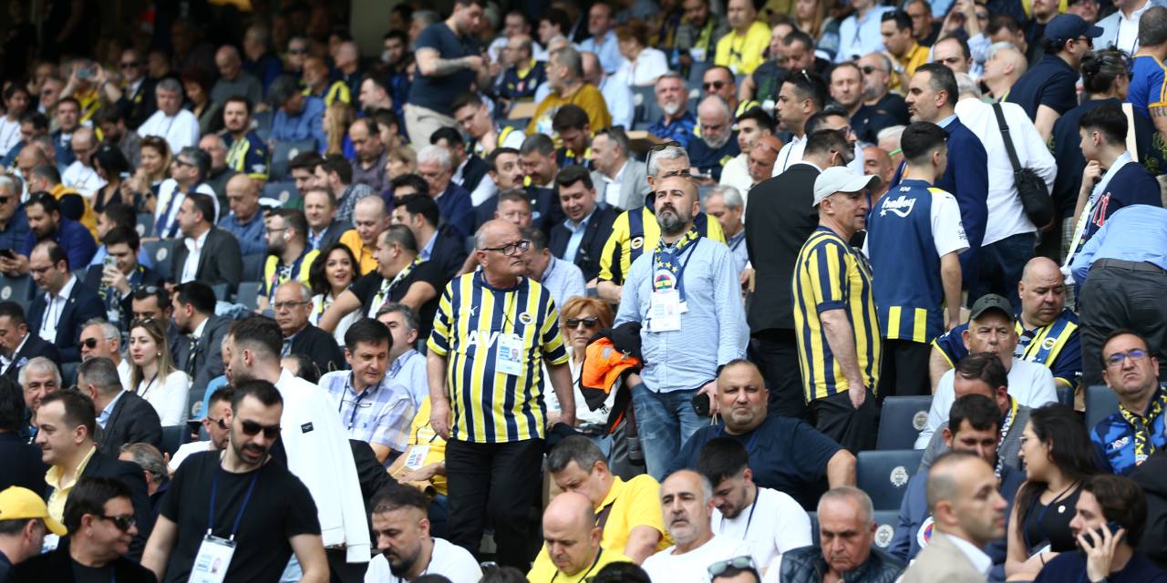 Fenerbahçeli Taraftarlardan Takıma "Süper Kupa" Çağrısı