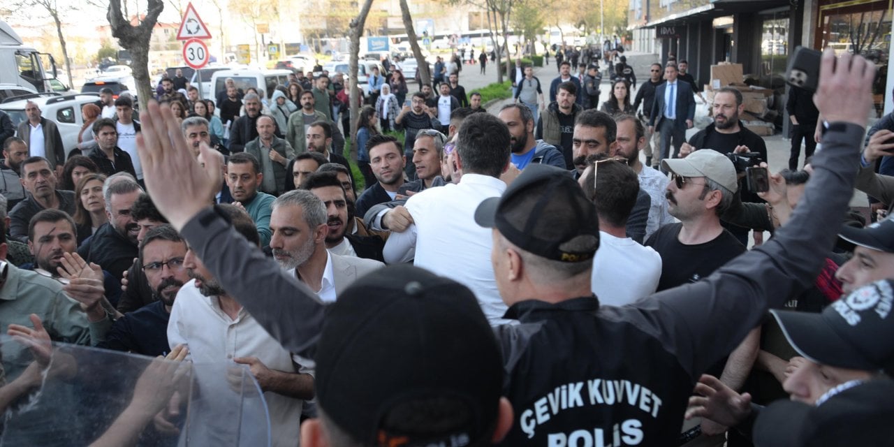 Van'daki Mazbata Krizi Diyarbakır'da da Sürüyor: Gözaltına Alınan 4 Kişi Serbest