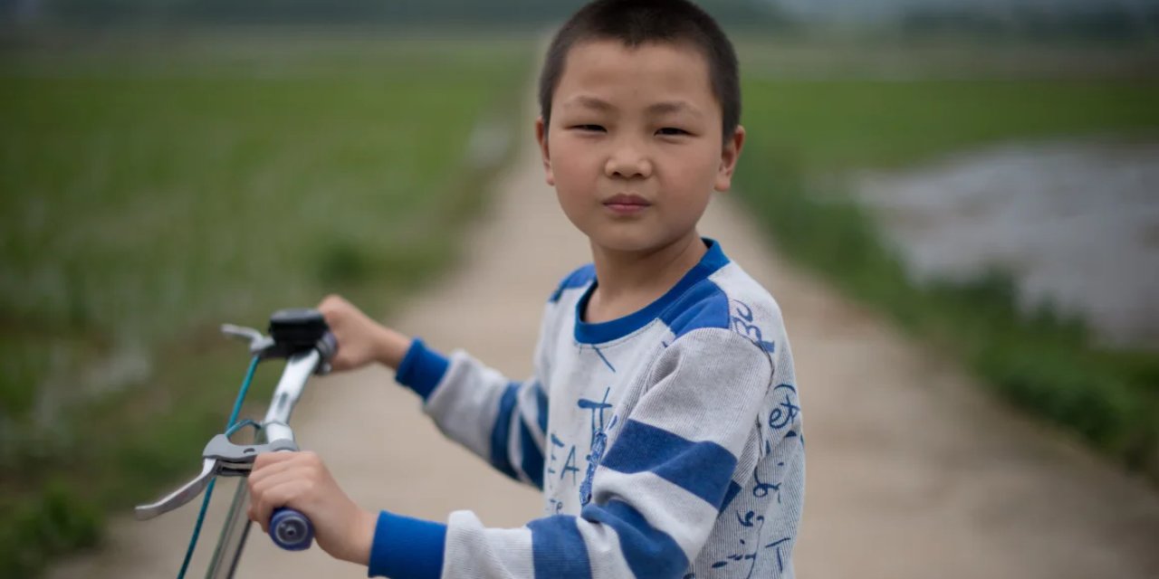 Çin'in hızlı değişimi aile birliğini tehdit mi ediyor ? Çin 'geride kalmış' çocuklardan oluşan bir nesil yetiştiriyor