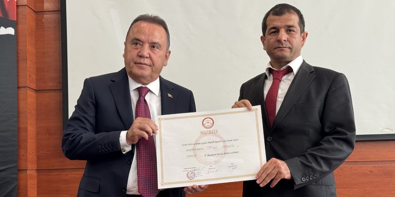 Antalya Büyükşehir Belediye Başkanı Muhittin Böcek Mazbatasını Aldı