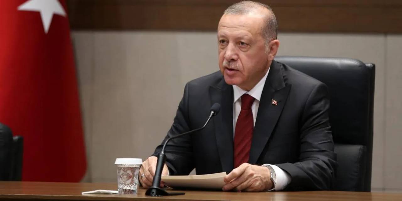 Eski metin yazarı Aydın Ünal'dan Erdoğan'a: 'Erdoğan’ın eline kılıcı alıp ot biçer gibi insan kellesini biçmesi gerekiyor'