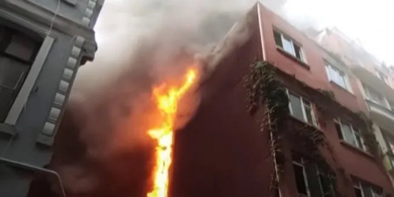 Beyoğlu'nda Yangın Kontrol Altına Alındı