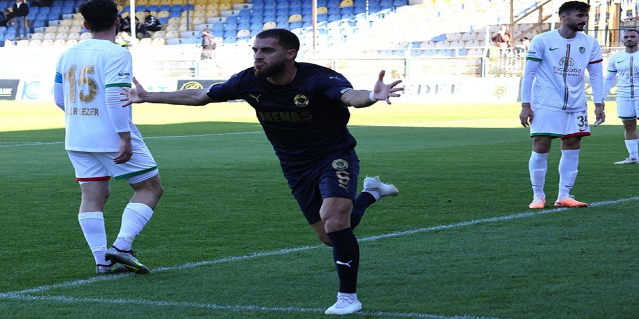 Menemen FK'nın Yıldız Golcüsü Kemal Rüzgar gol krallığına koşuyor