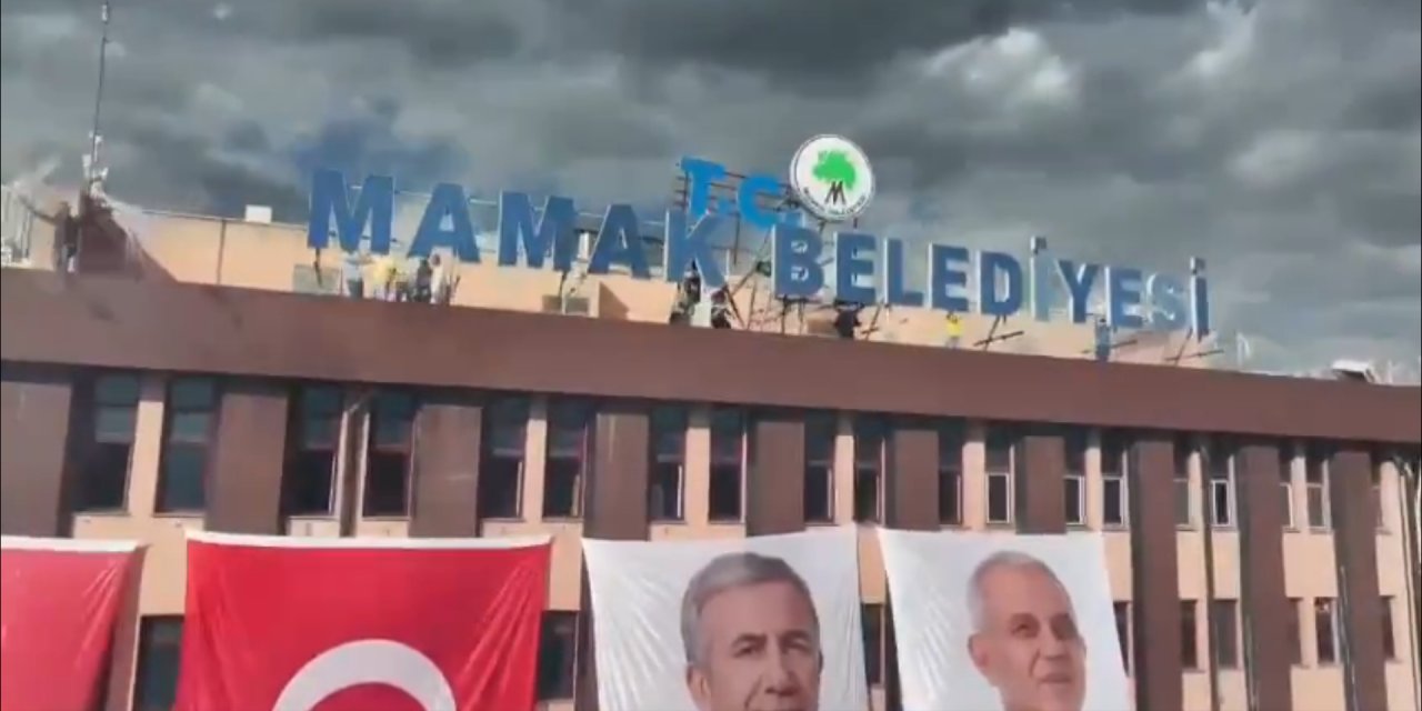 T.C. İbaresi Mamak Belediyesi'ne Tekrar Takıldı!