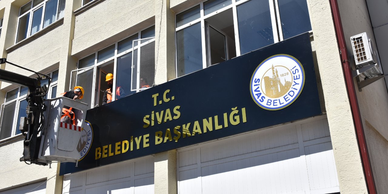 Sivas Belediyesi'nin Tabelasına T.C. Eklendi
