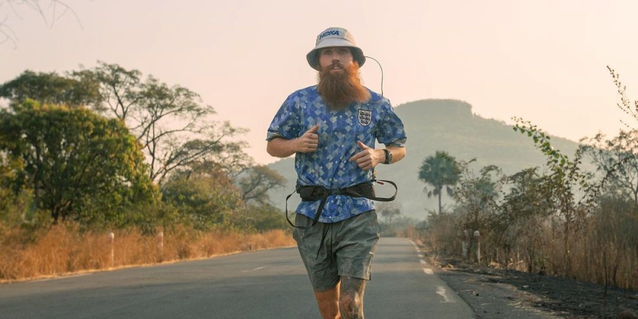 Bir Yılda 16 Kilometre Yol Kat Ederek Afrika’yı Boydan Boya Koştu