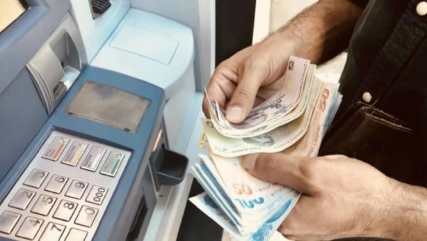 Bayram Öncesi ATM'den Para Çekmek İsteyenlere Uyarı! Eski Banka Genel Müdürü Duyurdu Kimse Yalanlamadı