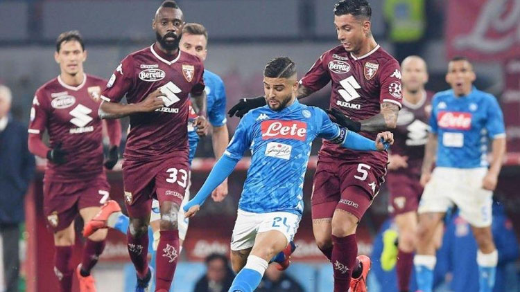 Napoli, Torino ile golsüz berabere kaldı