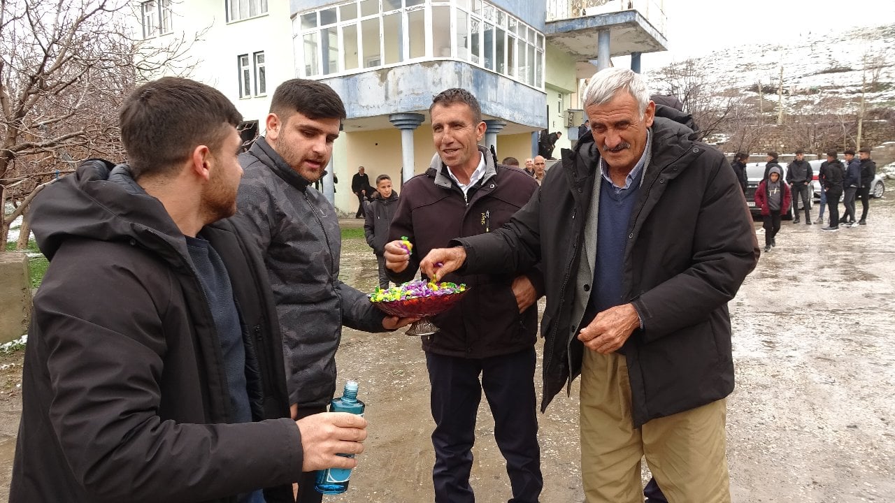 Yüksekova'da asırlık bayramlaşma geleneği