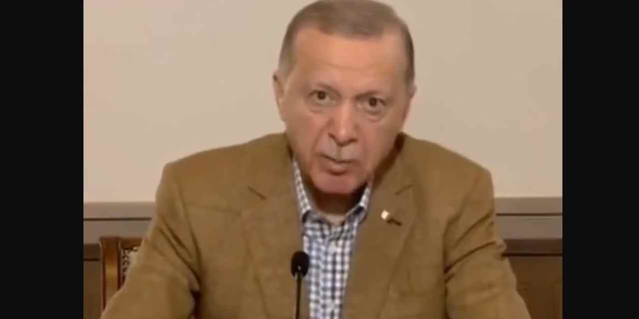 Erdoğan'dan bir prompter kazası daha: Bir an donup kaldı