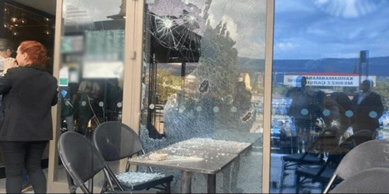 Starbucks'a Pompalı Tüfekli Saldırı