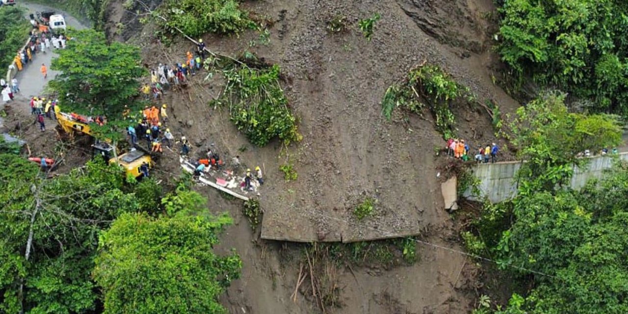 Endonezya'daki Toprak Kayması Faciasında Ölü Sayısı Yükseldi