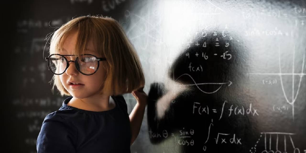Zeki İnsanların Yaygın Ortak Özellikleri: Sizin de Çocuğunuzda Bu Özellikler Varsa Yüksek IQ Sahibi Olabilir
