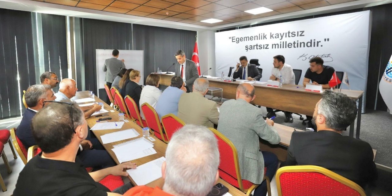 İzmir Dikili'de Yeni Dönemin İlk Meclis Toplantısı Gerçekleşti