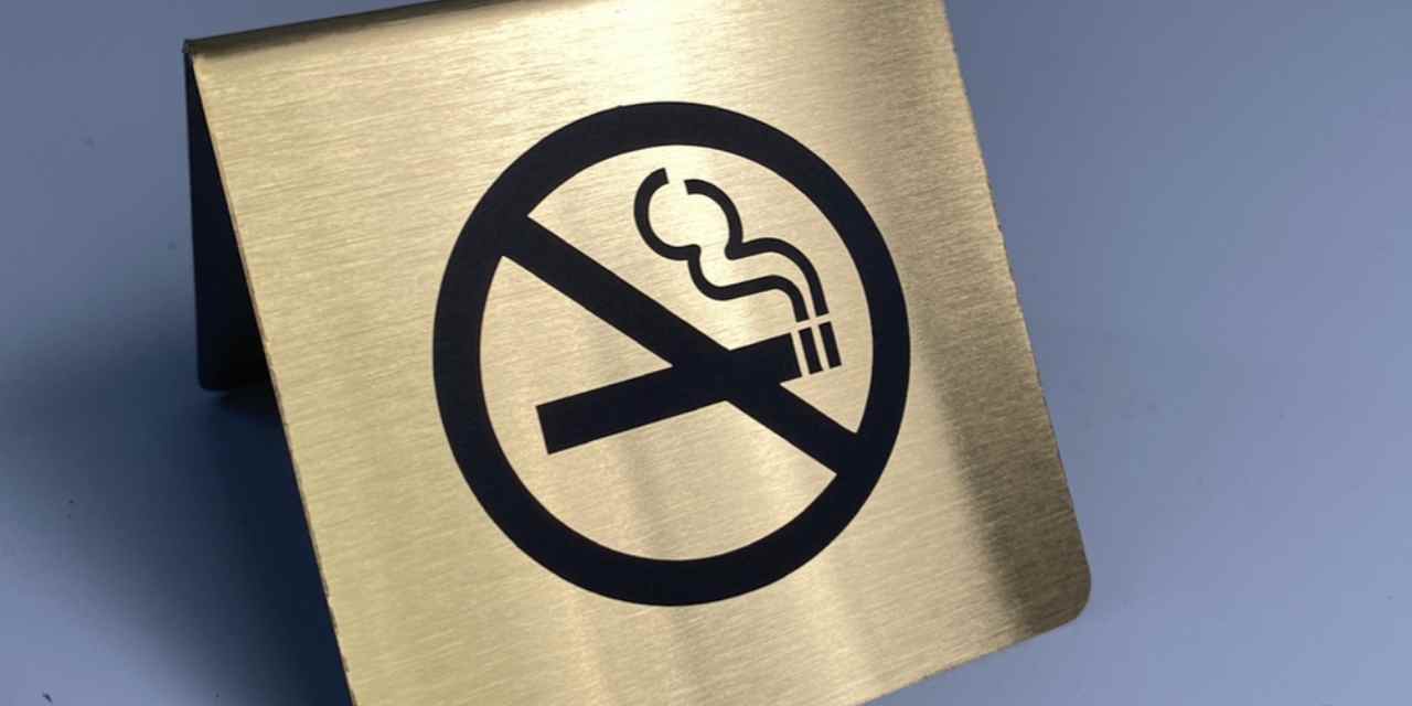 İngiltere bunu tartışıyor! Parlamentoda onaylandı: 2009 sonrası doğanlara ömür boyu sigara yasağı