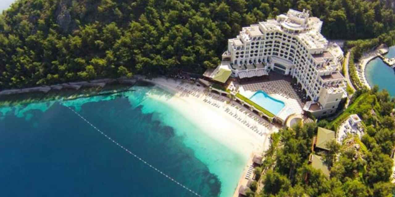 Muhafazakar otellerin fiyatları dudak uçuklatıyor: Antalya'da 7 gece 'her şey dahil'in faturası 140 bin lira