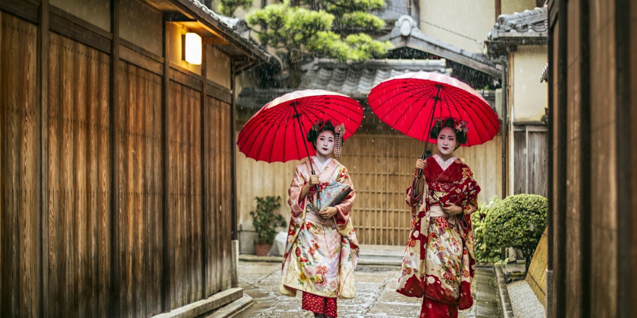 Japonya,  geyşa bölgesindeki sokakları turistlere  neden kapatıyor?
