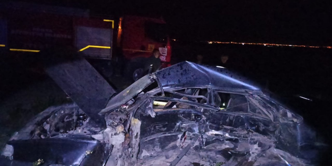 Konya'da Feci Kaza: Otomobil İle Kamyonet Çarpıştı! 2 Ölü, 1 Yaralı