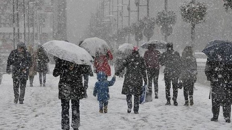 Kar İstanbul’u vuracak: Sıcaklık 10 derece düşecek