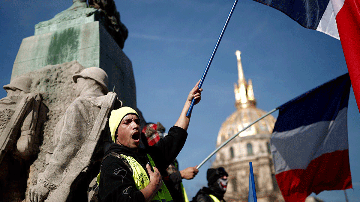 Fransa'da 'Yahudi karşıtlığı' alarmı! Protestolara başbakan da katıldı