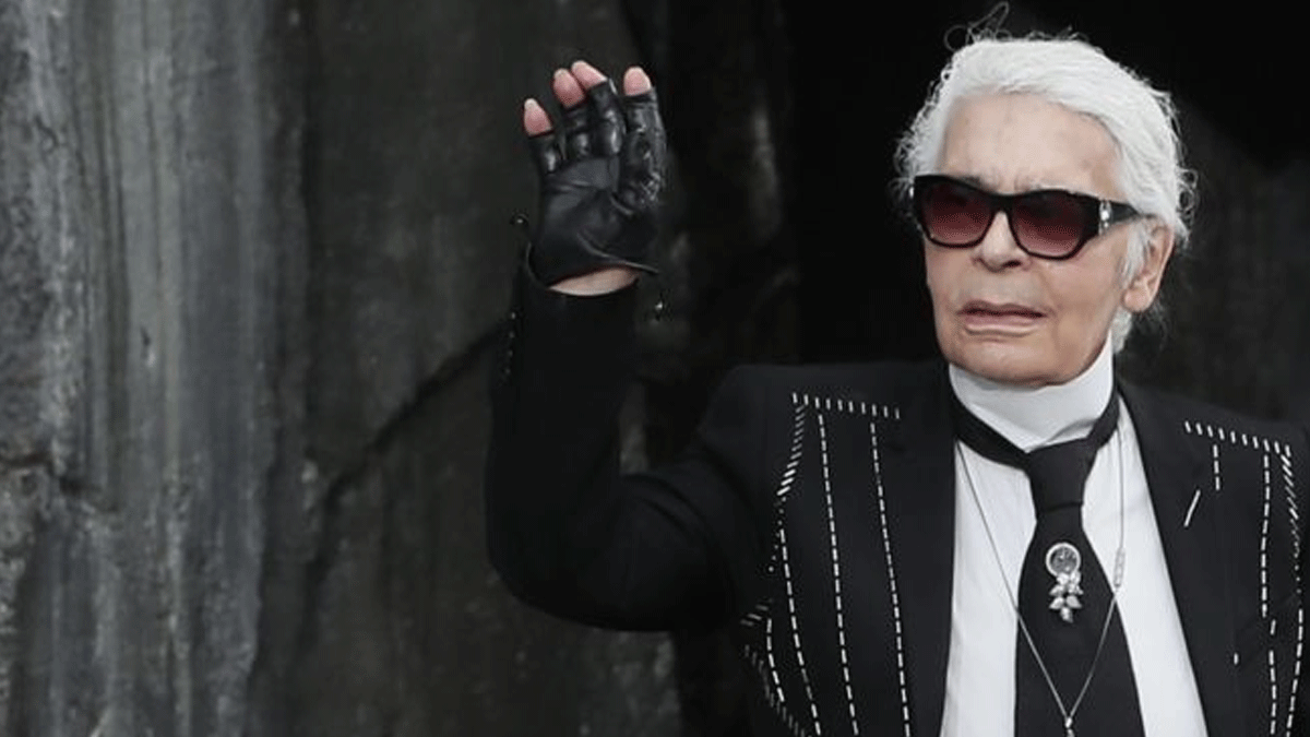 Dünyaca ünlü modacı Karl Lagerfeld hayatını kaybetti