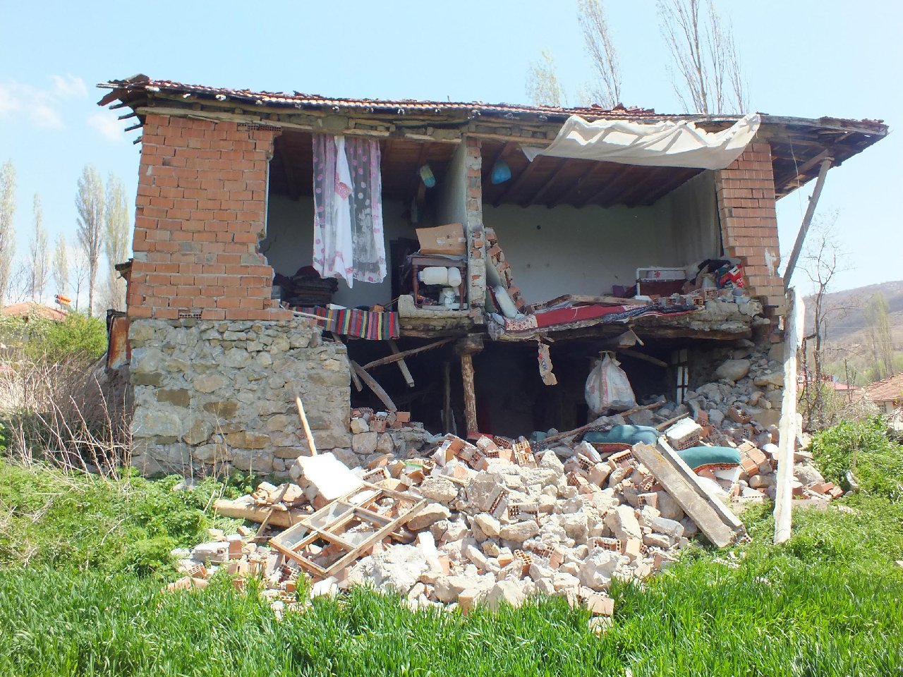 Yozgat’ta Deprem Sonrası Hasar Tespiti Yapıldı