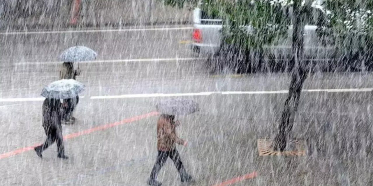 Meteoroloji'den Kuvvetli Yağış ve Fırtına Uyarısı! 45 Kentte Sarı Alarm Verildi