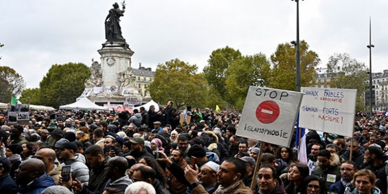 Paris'te Irkçılık ve İslam Karşıtlığı Protesto Edildi