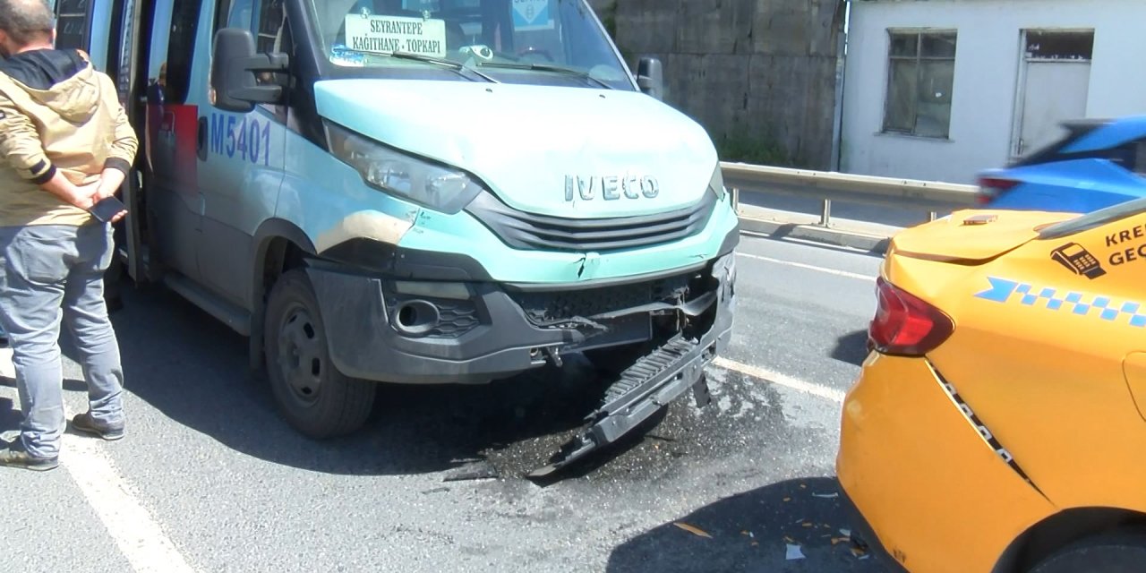 Sarıyer'de Minibüsle Taksi çarpıştı 5 Kişi Yaralandı!