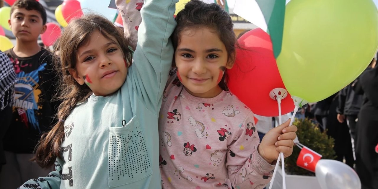 Diyarbakırlı Çocuklar Filistinli Akranları İçin Uçurtma Uçurdu