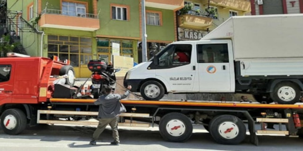 AKP Seçimi Kaybedince Belediyeye Tahsil Edilen Aracı Geri Aldılar!