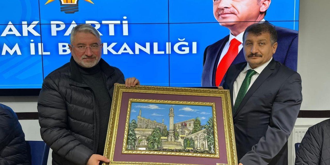 AKP'li İl Başkanı Kendisini Desteklemeyen AKP'lilerin İhracını İstedi!