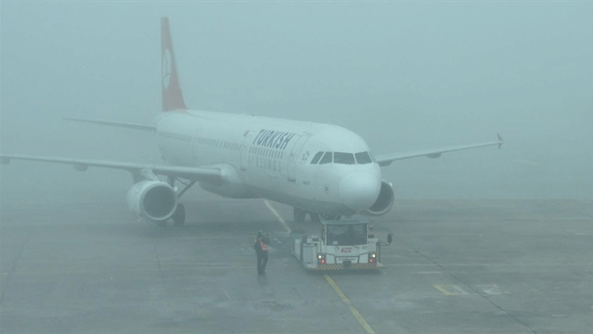 İstanbul'da hava trafiğine sis engeli!