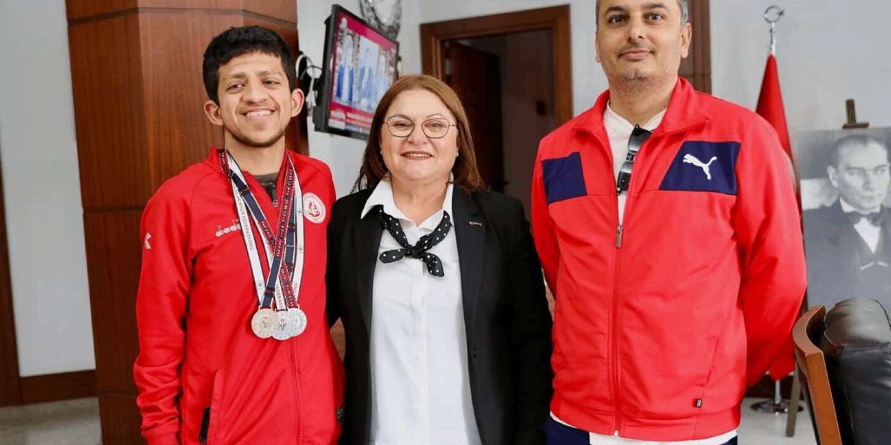 Şampiyon Sporcudan Didim Belediye Başkanı Gençay'a Özel Ziyaret