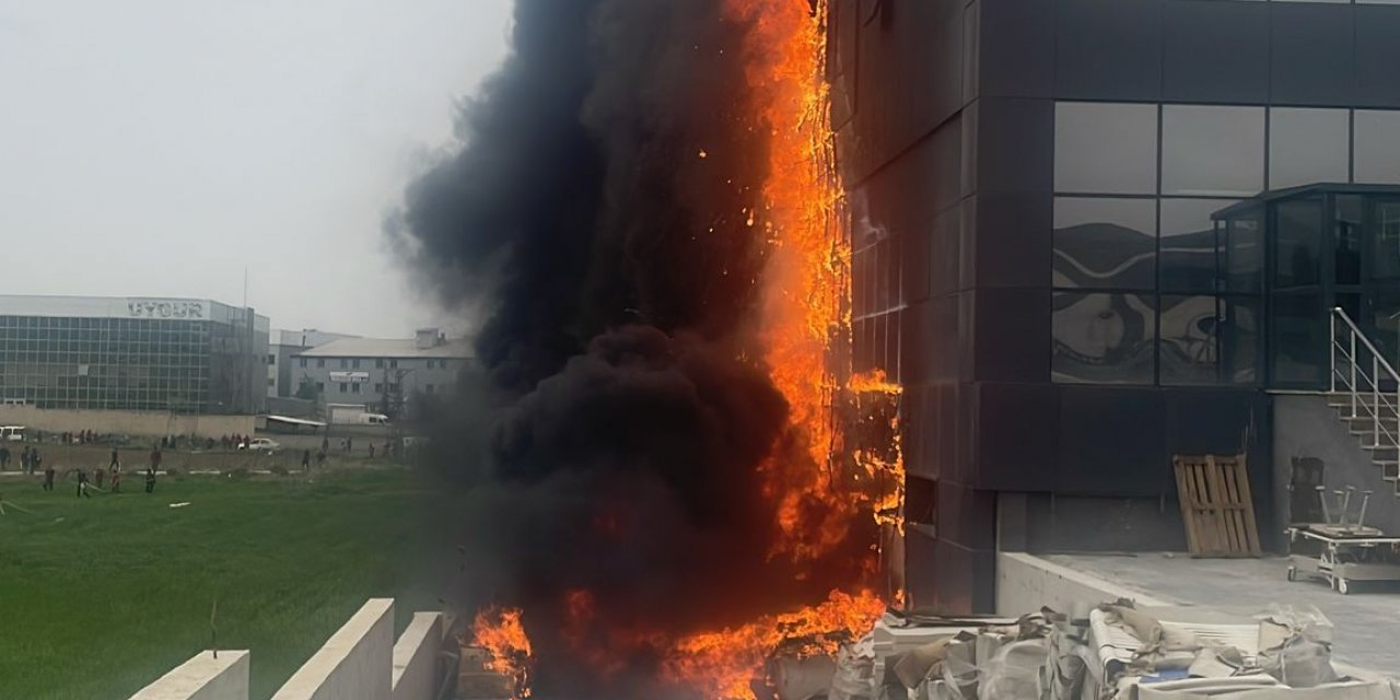 Ankara'da Fabrika Yangını!